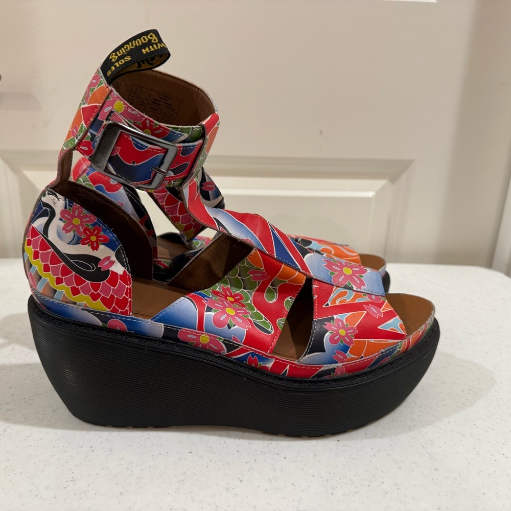 NEW Dr. Martens “ Bessie “ Leather Koi Pond Platform Sandals ~ Size 10 - Picture 8 of 16